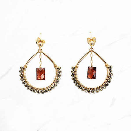 マロンフープピアス（ガーネット）